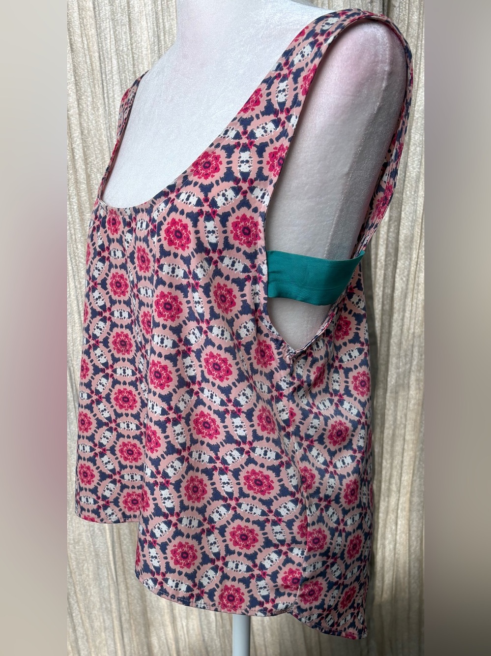 Solemio Floral Print Criss Cross Open Back Tank Top Small